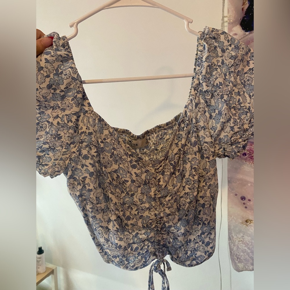 Hollister Floral Top💙